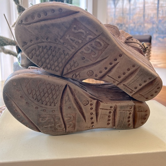 AS 98 Wedge - Picture 4 of 5